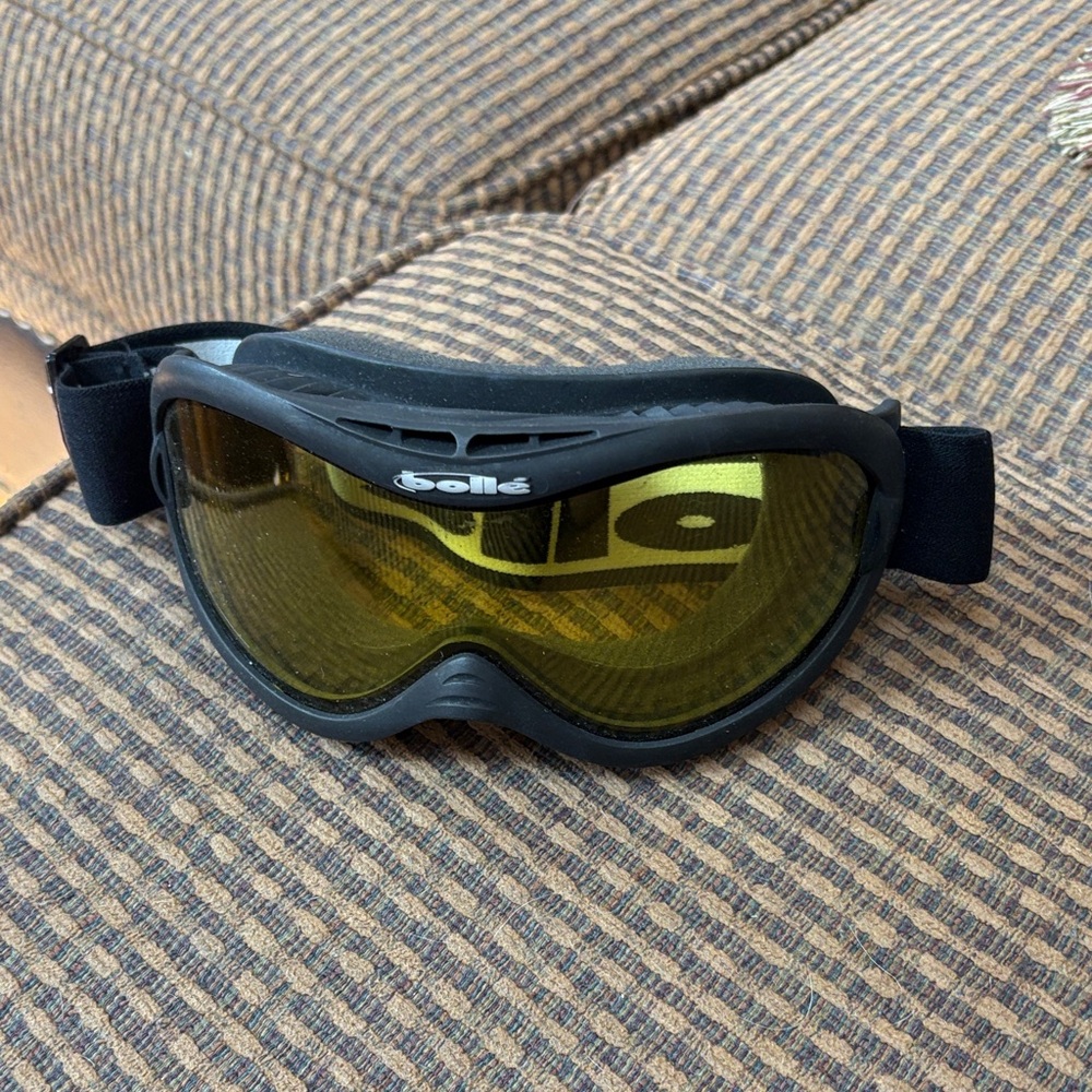 bolle Black Goggles with Yellow Lens